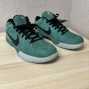 Kobe IV Protro ( Girl Dad )